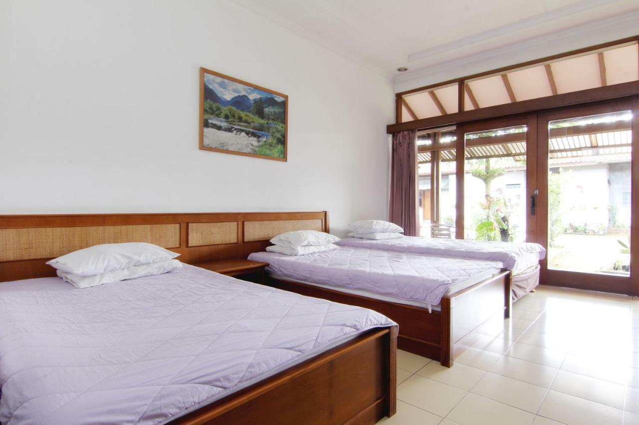 Villa Enggal Lembang Exterior photo